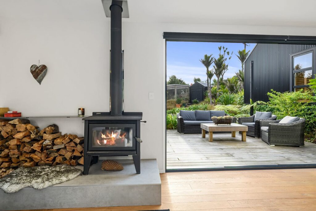 016 Open2view ID560245 551 Krippner Rd