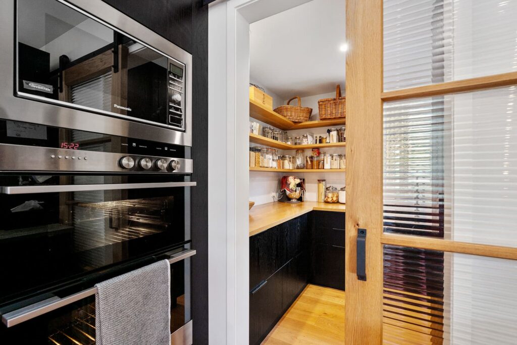 029 Open2view ID560245 551 Krippner Rd
