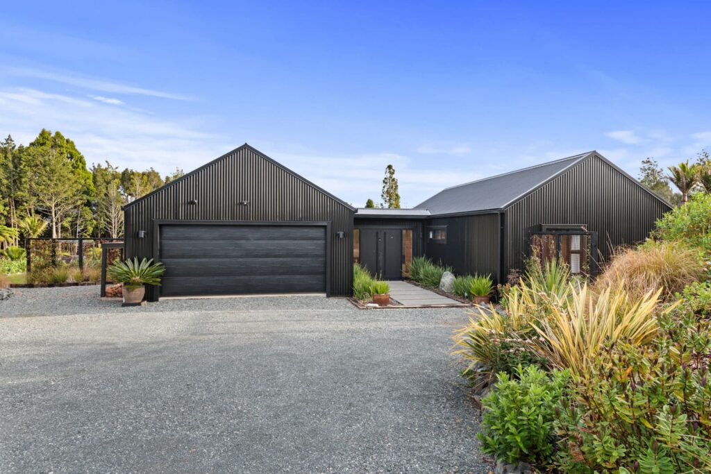 048 Open2view ID560245 551 Krippner Rd