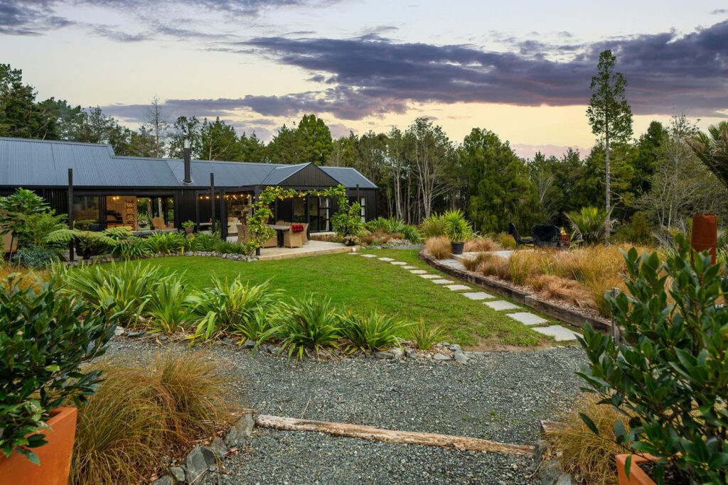 068 Open2view ID560245 551 Krippner Rd